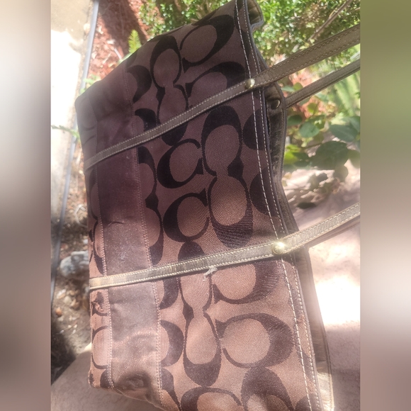 Coach  totes - Picture 12 of 13